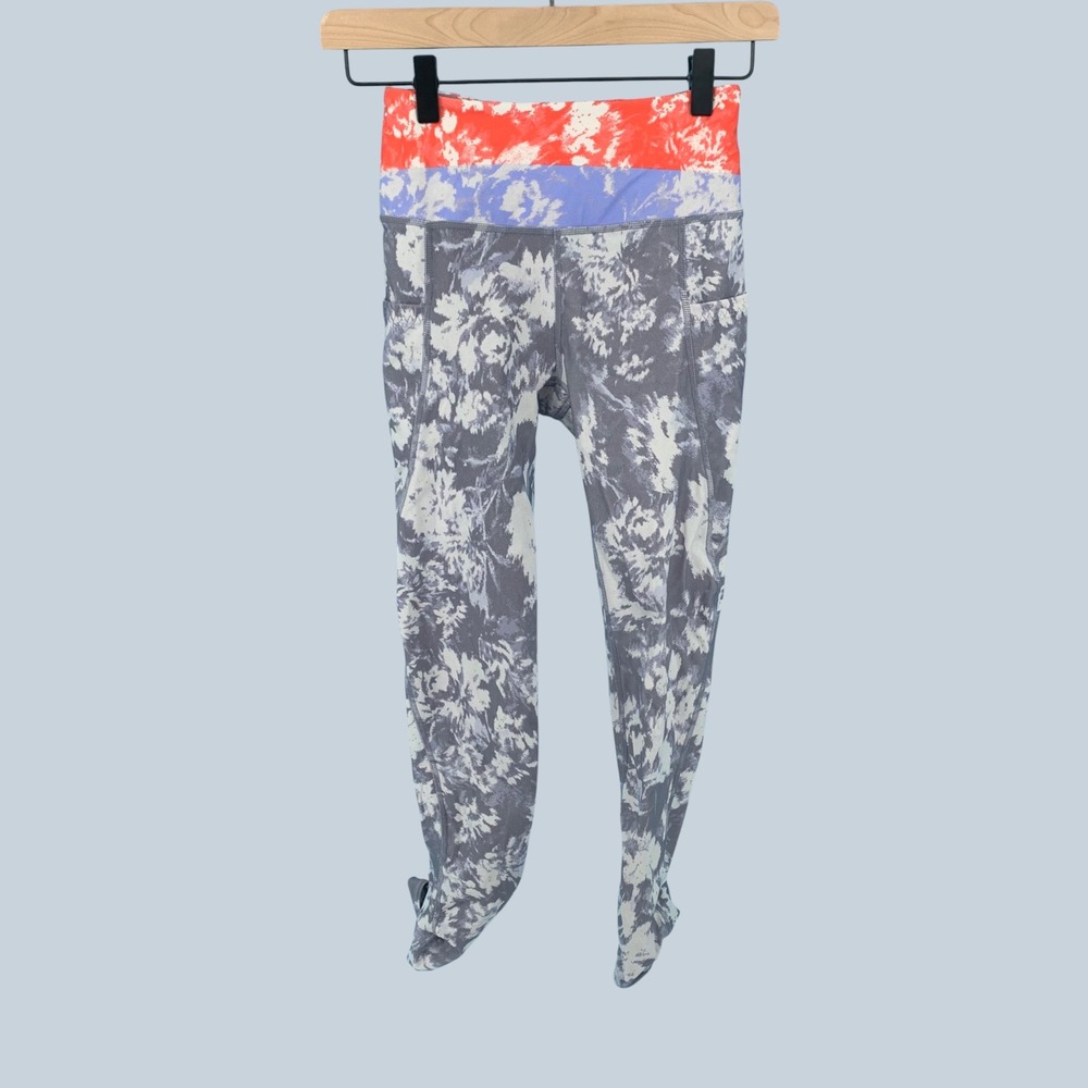 Free Movement Womens XS Wave Rider Camo Tie‎ Dye  Leggings Pants Twilight combo